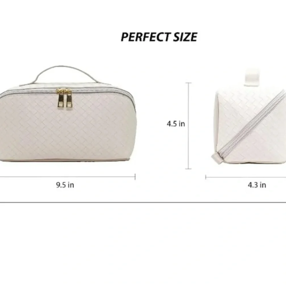NWT Bulveri Makeup Bag White/Gray and Coral Quilted Design with Gold Zipper